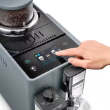 De'Longhi Rivelia Pebble Grey koffiemachine - bediening
