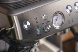 Sage Barista Express Impress dose en tamp